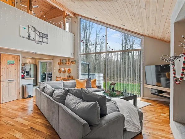 (undisclosed Address), Tobyhanna, PA 18466