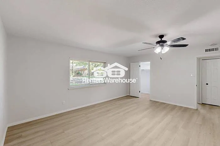 6407 Green Oaks Dr — Photo 17