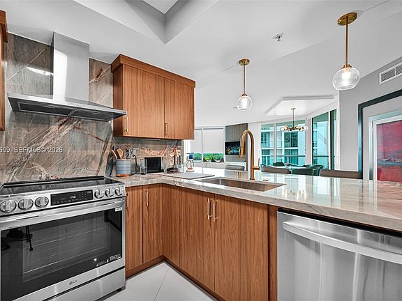 4th image of 250 Sunny Isles Blvd #3804