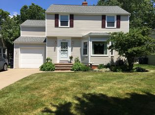 4947 Westbourne Rd, Lyndhurst, OH 44124