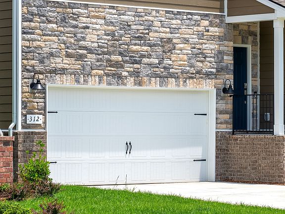 3rd image of 312 Deacon Ln