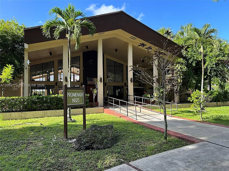 14301 N Kendall Dr #109B — Photo 39