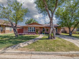 144 Vanham St, Uvalde, TX 78801
