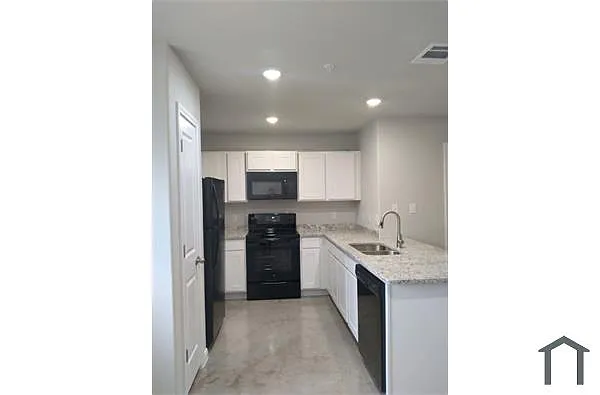 Building Photo - 9903 Grove Mist #101