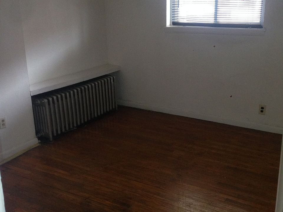 2nd image of 917 N 66th St #1