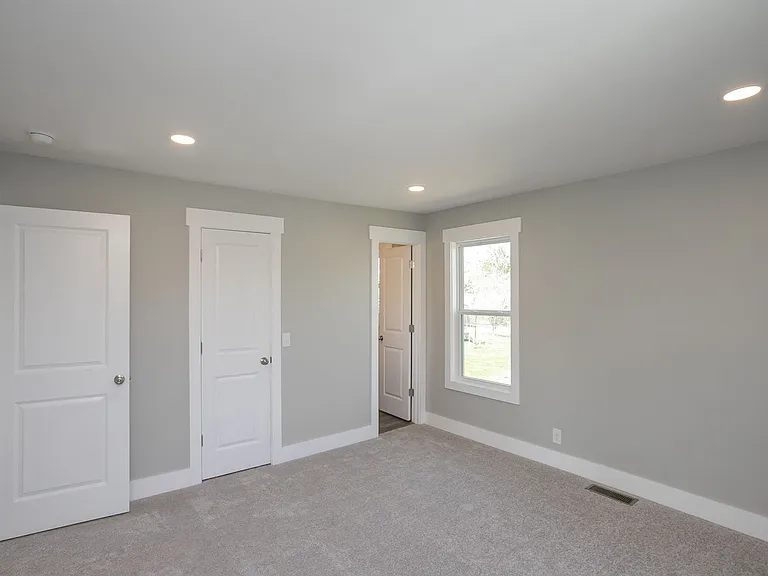 1608 Autumn Ridge Dr — Photo 5