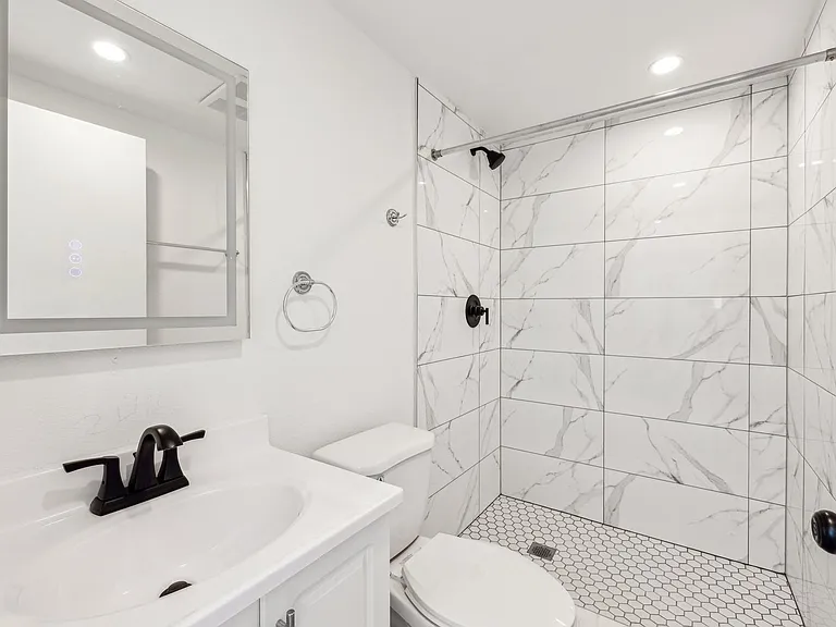Leo P 3437 S Catalina St — Photo 21