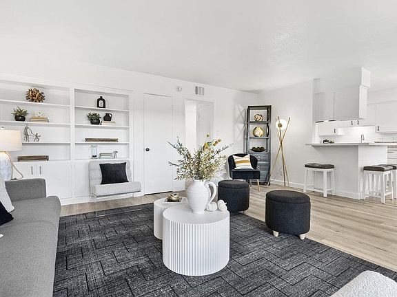 5th image of 3037 Los Prados St APT 231