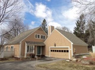 207 Straw Hill Rd, Manchester, NH 03104