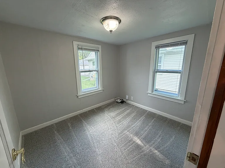 1747 N Ullman St — Photo 8