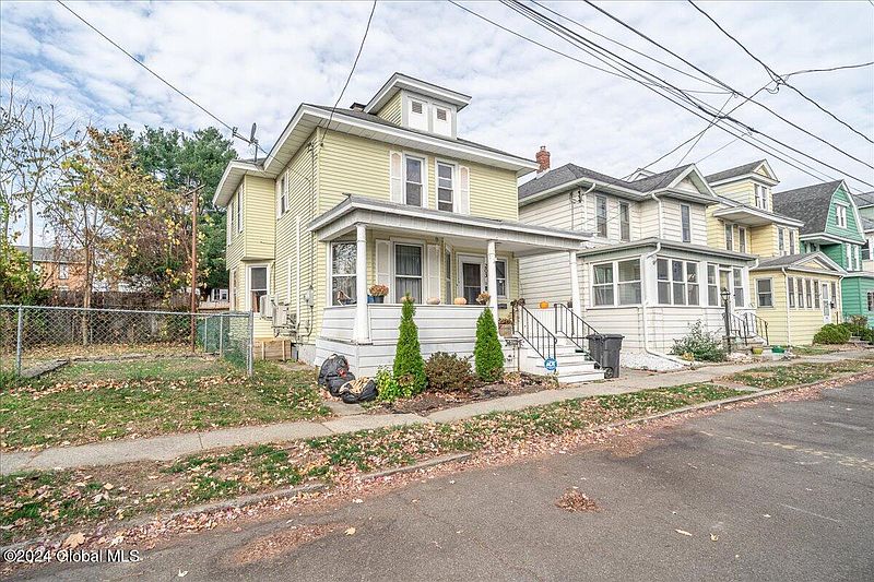 3rd image of 203 7th Avenue
