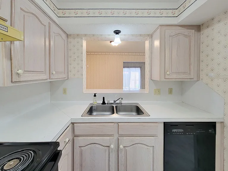 1815 Country Village Blvd — Photo 9