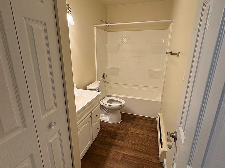 Meadows at Edgewood Bathroom