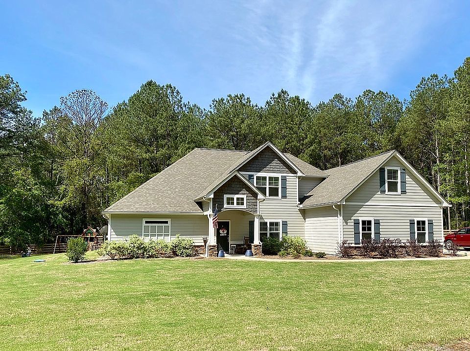 4 bed, 3.5 bath on 8.67 acre