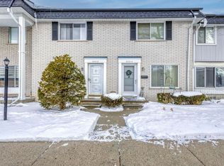 28212 Universal Dr #114, Warren, MI 48092