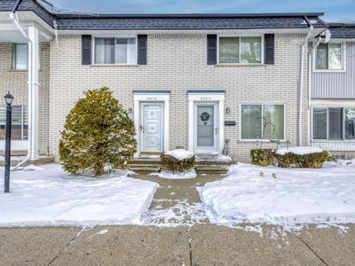28212 Universal Dr #114, Warren, MI, 48092