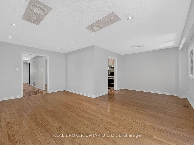 109 Robert Hicks Dr — Photo 6