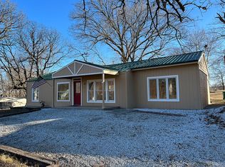 307 E 2nd St, Freeman, MO 64746
