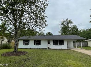 6688 Columbus Cir, Ocean Springs, MS 39564