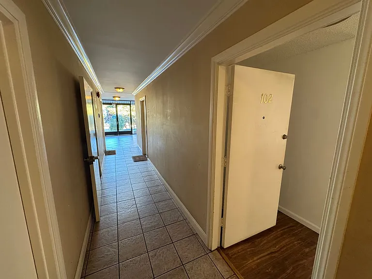 617 N Orange Dr — Photo 5