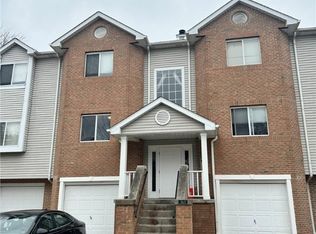 365 Village Pointe Dr APT A, Akron, OH 44313