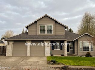 647 NE Lenox St, Hillsboro, OR 97124