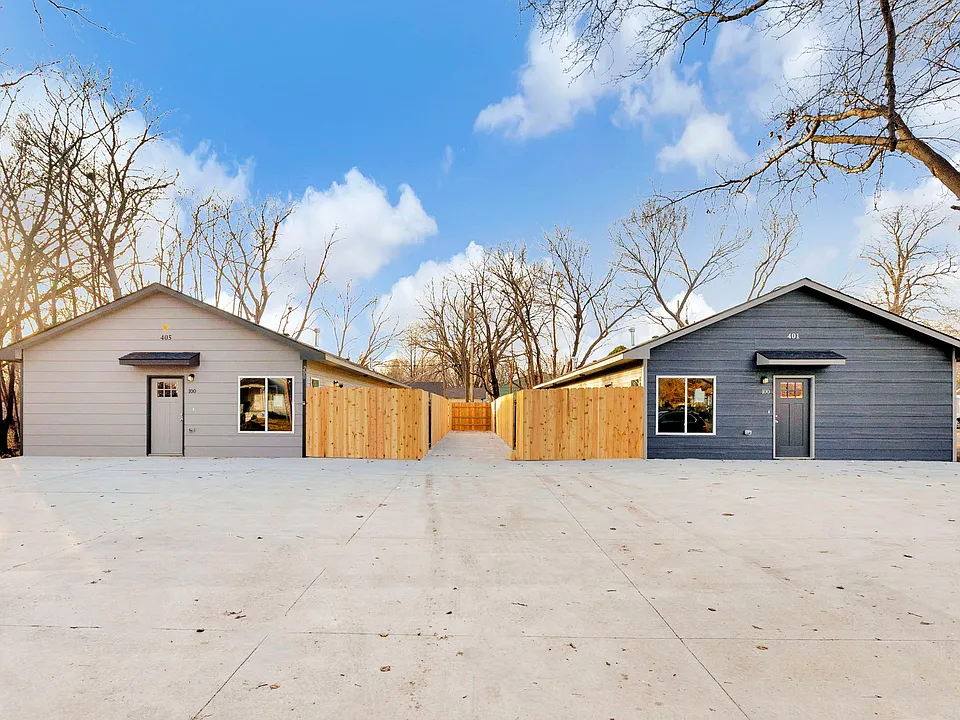 401 S All Hallows Ave #100/200