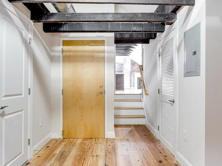 1710 E Franklin St — Photo 37
