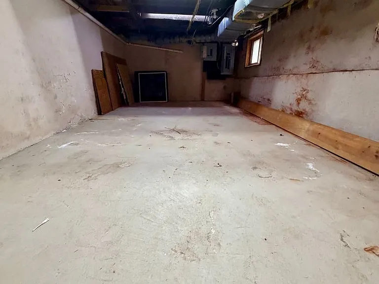 4518 Regent St — Photo 35