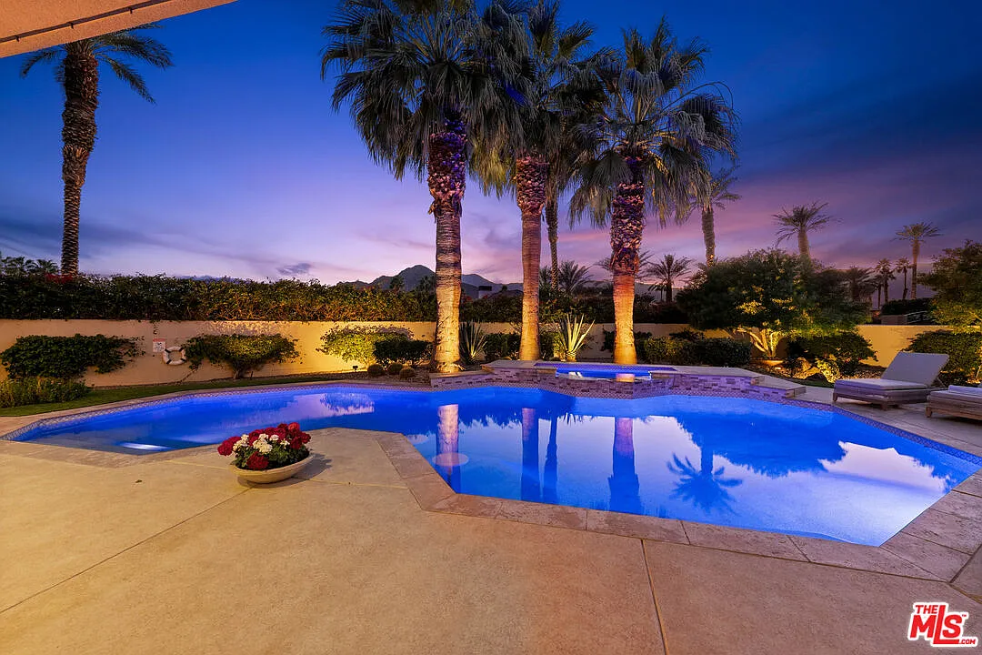 5 bed, 5.5 bath, 4886 sqft, $25,000 — Photo 2