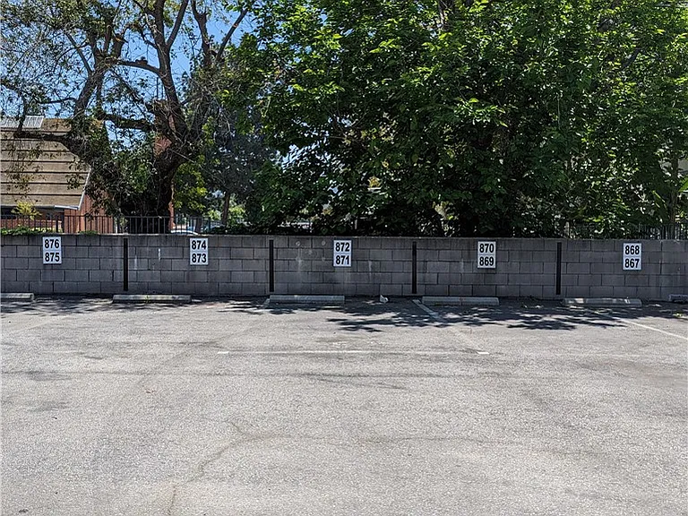 5460 White Oak Ave #G222 — Photo 36