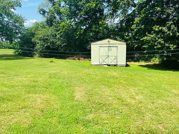 4th image of 2508 Bennie Dr
