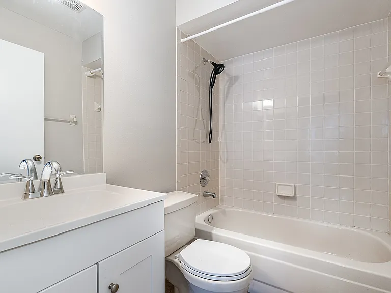 1112 Malone St NW — Photo 11