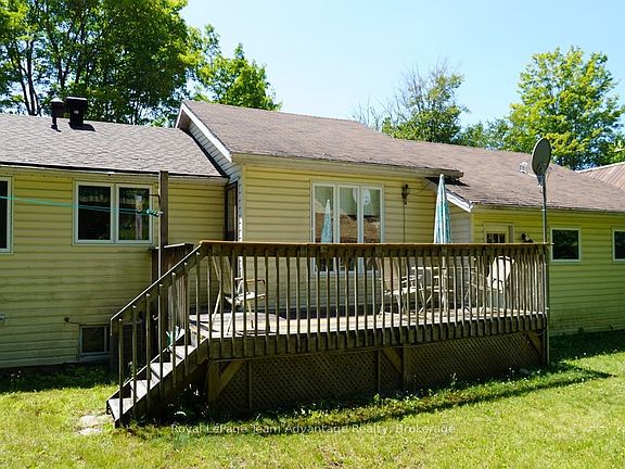 4th image of 101 Carling Bay Rd E