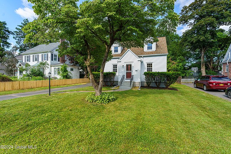 2nd image of 9 Delmar Place
