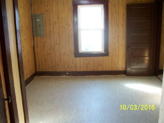 3rd image of 1403 E 3rd St
