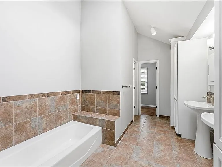 11811 Slater St — Photo 11