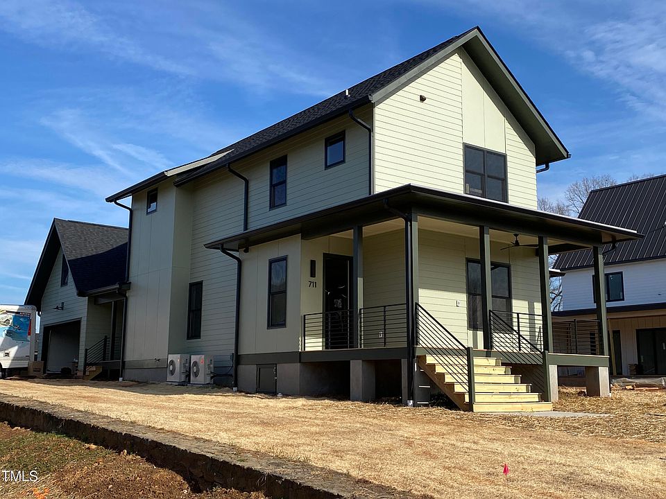 1st image of 711 Benton St