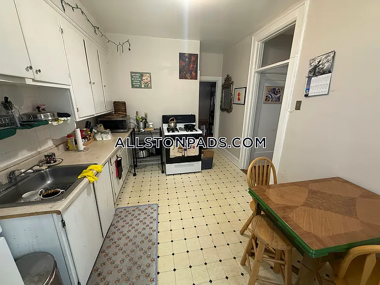 9 Park Vale Ave #1 — Photo 3