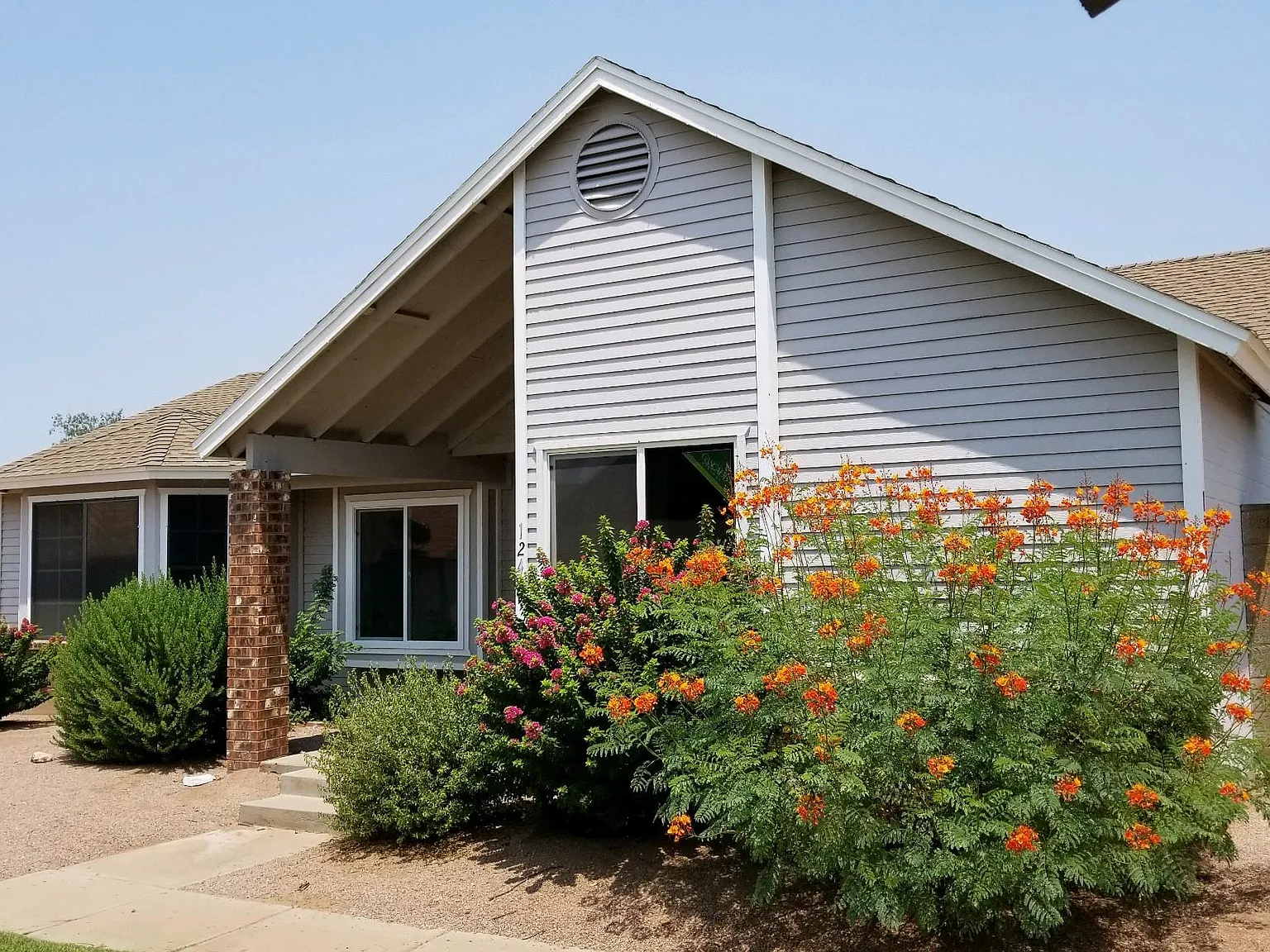 3 bed, 1298 sqft, $2,095 — Photo 1