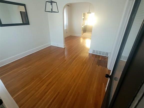 5th image of 1525 Moy Ave