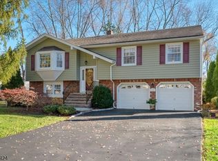 18 Woodhaven Rd, Parsippany, NJ 07054