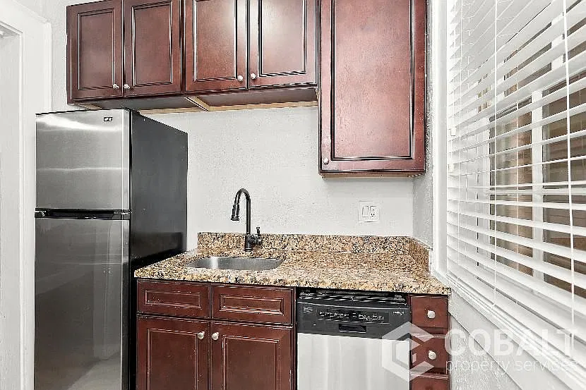 1 bed, 1.0 bath, 750 sqft, $1,695 — Photo 2