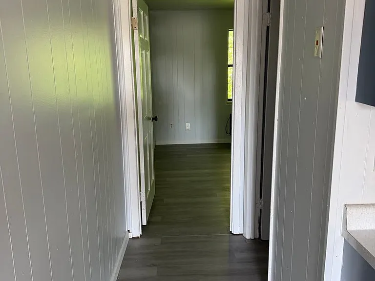 499 N Hawkins St — Photo 8