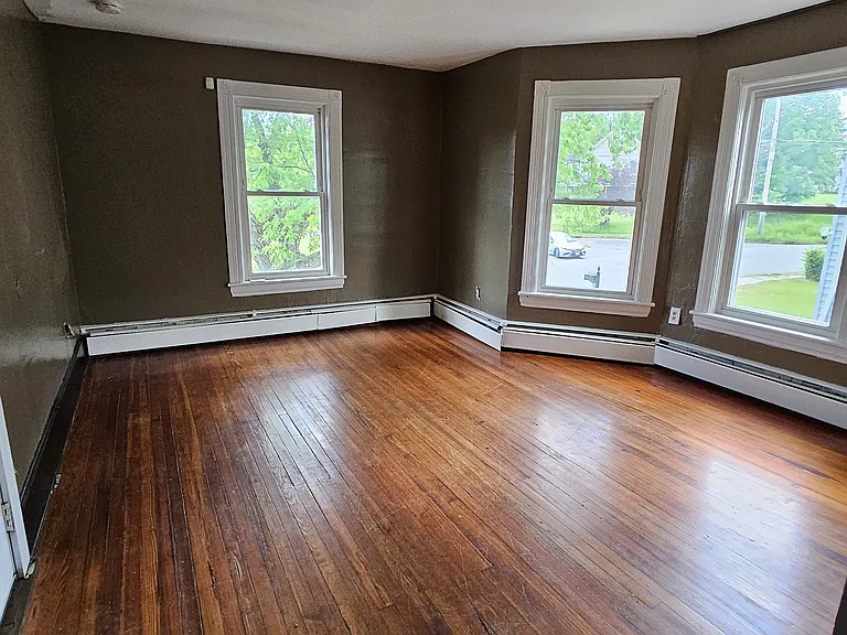 133 Lake St #2 — Photo 4