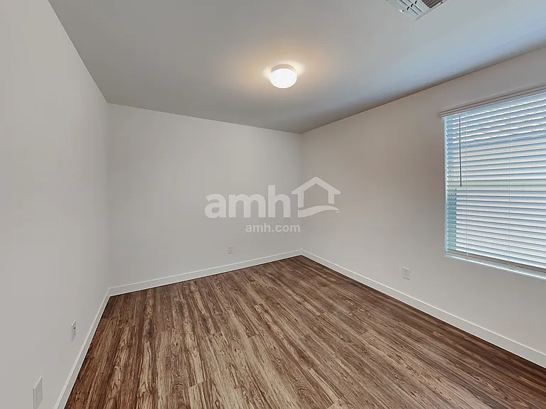 4137 S 105th Dr — Photo 18