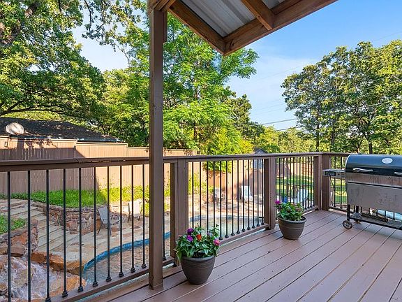 4th image of 2304 Wood Cliff Ct