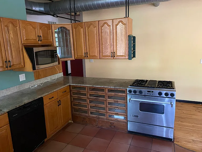 1846 W Henderson St #1846 — Photo 34