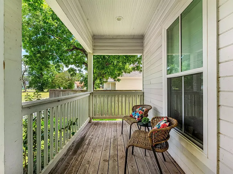 1012 Burnett Ave — Photo 5