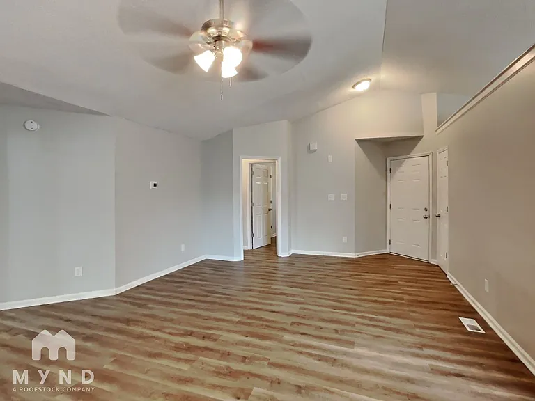 2209 Maybrook Dr — Photo 9